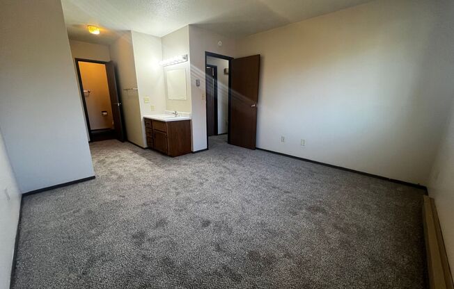 2 beds, 1.5 baths, 950 sqft, $775, Unit 302