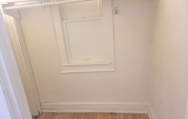 Studio, 1 bath, $800, Unit 106