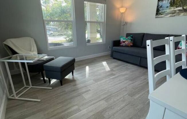 2beds/1 bath for rent - 3711 1st ave S, St Petersburg FL 33711 UNIT A