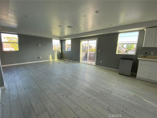 211 E 29 ST