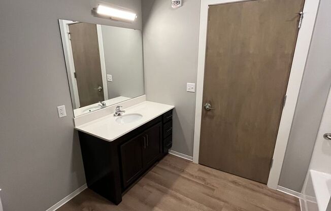 1 bed, 1 bath, 665 sqft, $1,325, Unit 1323