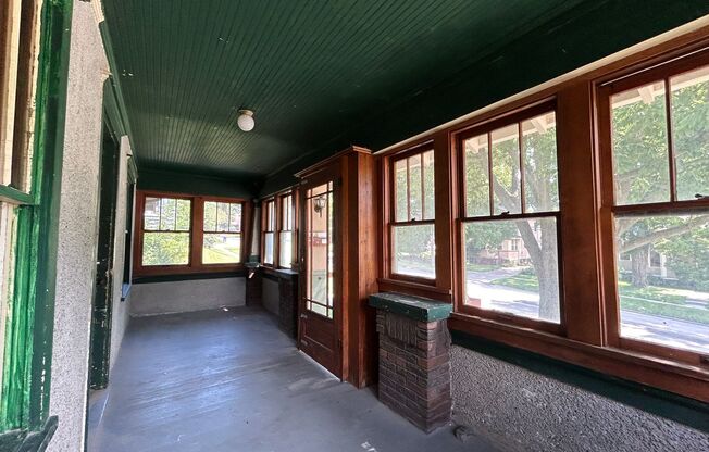 $1,800 | 3 Bedroom, 2 Bathroom Multi Floor House | Cat Friendly* | Available for August 1st, 2026 Move In!