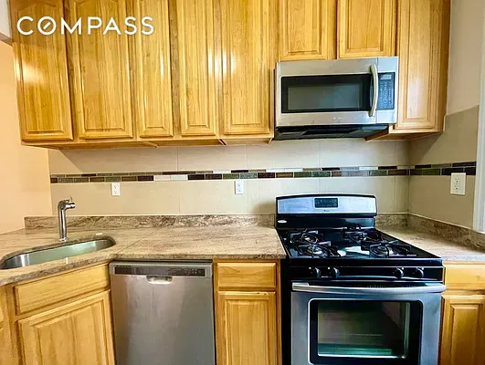 3 beds, 2.5 baths, 1,000 sqft, $3,295, Unit 2