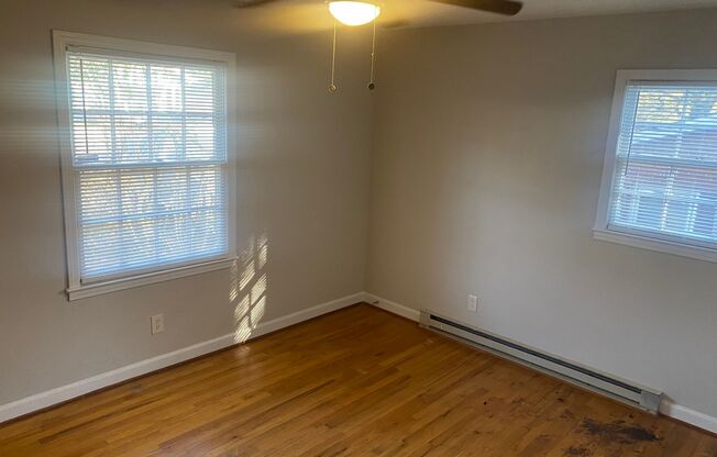 2 beds, 1 bath, $995