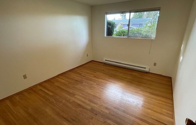 2 beds, 1 bath, $3,200