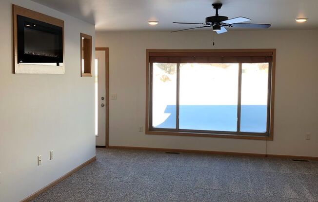2 beds, 1.5 baths, 1,525 sqft, $1,500, Unit 2499 3