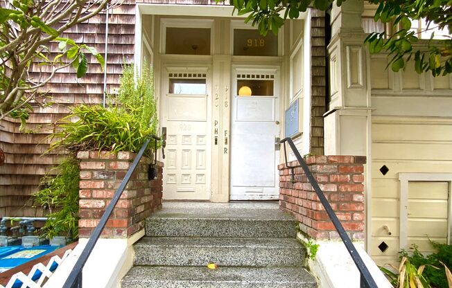 SPACIOUS 4BR! Laundry IN-UNIT! Great Location! DISHWASHER!