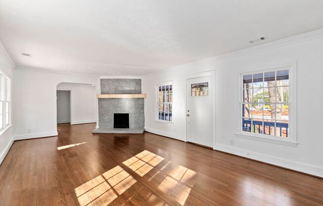 Spacious 2 Bedroom Home with Back Yard!