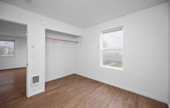 3 beds, 1 bath, 1,000 sqft, $1,700, Unit 13327 W. 12th Ave.