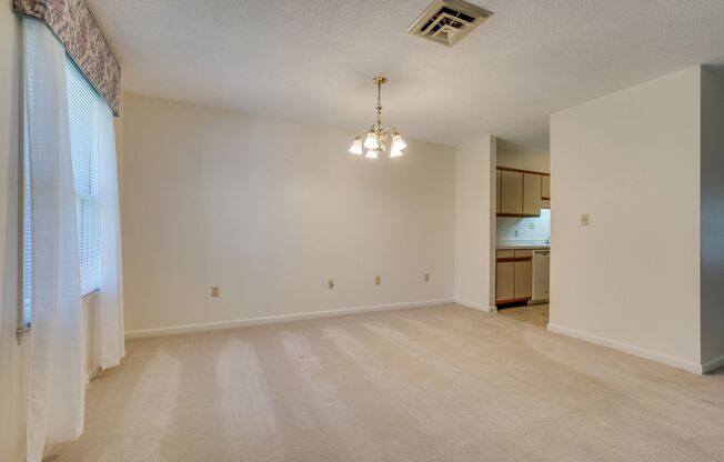 2 beds, 2 baths, $2,000, Unit Unit 2