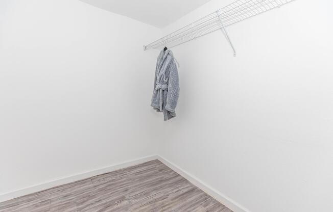 1 bed, 1 bath, 712 sqft, $1,199