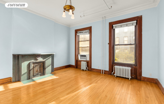362 W 46 ST