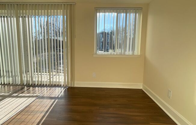 3 beds, 2 baths, 1,152 sqft, $2,350, Unit 14201 #204
