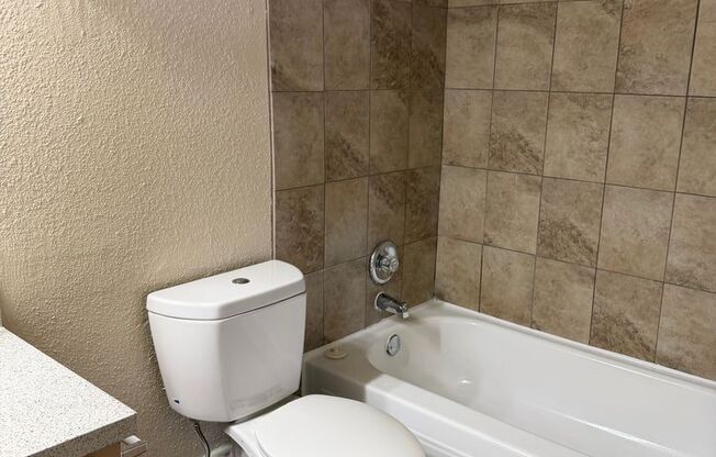 1 bed, 1 bath, 612 sqft, $880, Unit 920