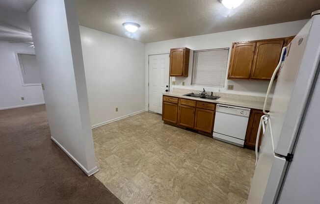 3 beds, 2 baths, $1,650