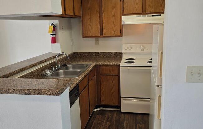 1 bed, 1 bath, 696 sqft, $825, Unit PG 1521