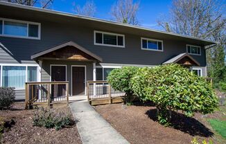 West Linn Townhouse with Patio, Parking, Dishwasher, & W/D!