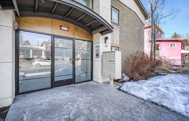 Cozy Condo in LoHi - One Bedroom Plus Office!!