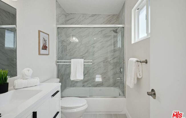 17109 PALISADES CIR