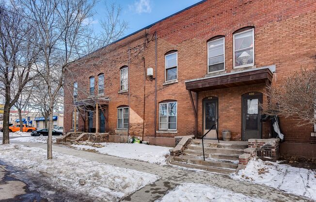 1 bed, 1 bath, 700 sqft, $1,250, Unit 6
