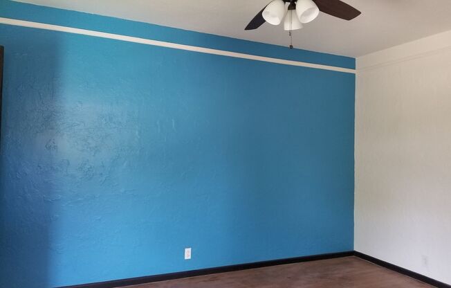 810 W Craig Pl #201 For Rent!