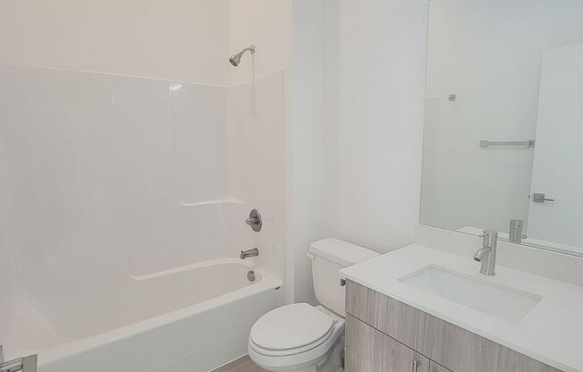 Studio, 1 bath, 326 sqft, $1,265, Unit 16