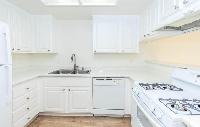 1 bed, 1 bath, 660 sqft, $2,470