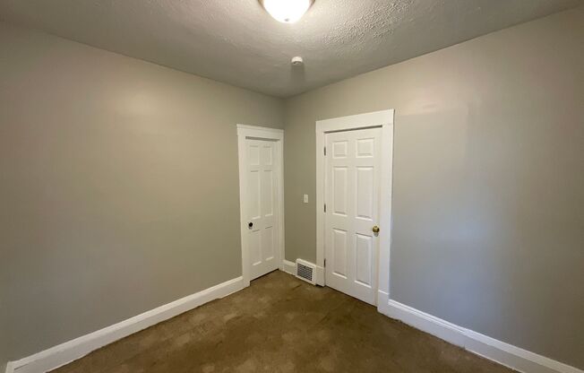 2 beds, 1 bath, $950