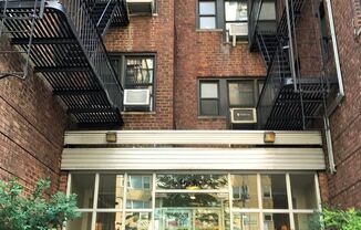 54 E 8 ST