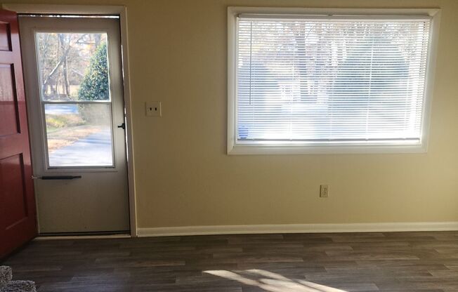 Townhouse Apartment FOR RENT in the Heart of Kernersville