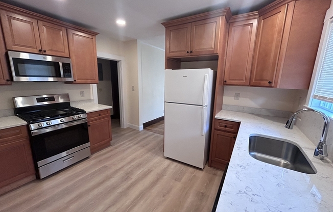 2 beds, 1 bath, 1,100 sqft, $2,500, Unit 3