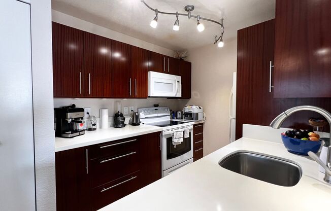 Partly Furnished. Pet Friendly, Central AC