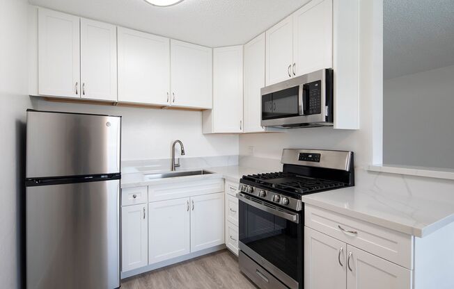 1 bed, 1 bath, $1,895, Unit 32