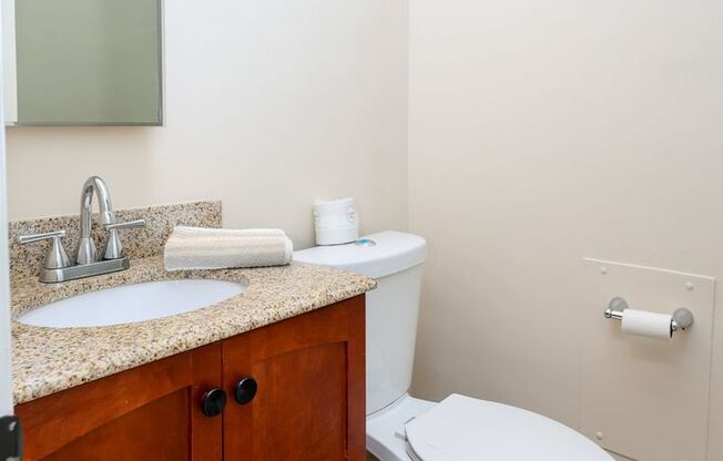 1 bed, 2 baths, $2,200, Unit 14