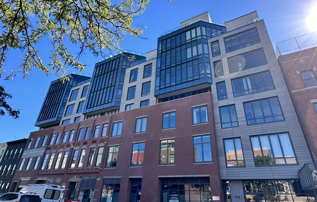 710 METROPOLITAN AVE