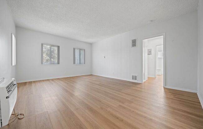 2 beds, 1 bath, $2,495, Unit 07