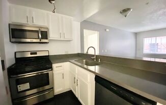 2 beds, 2 baths, $2,395, Unit 302