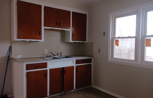 3 bedroom 1 bathroom bungalow on Detroit's westside near the Sorensen Recreation area Warren and outer drive