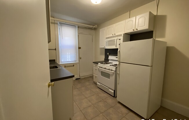 9 BARROWS ST