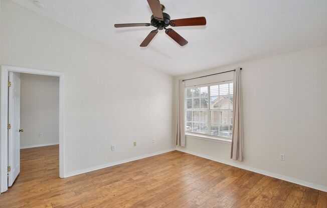 Stylish 3/2 Corner-Unit Condo with Resort Amenities in Altamonte Springs