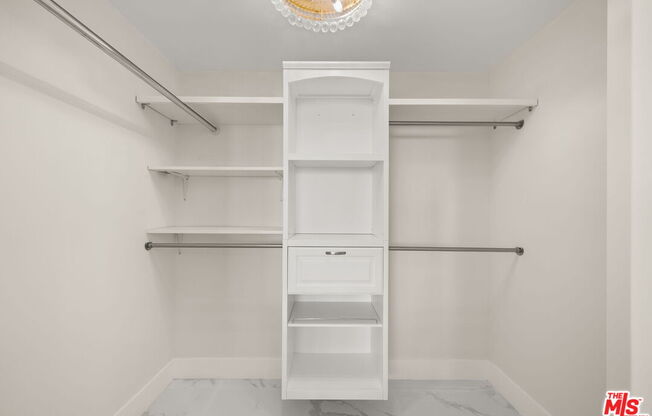 2 beds, 2 baths, 1,410 sqft, $6,500, Unit 5G