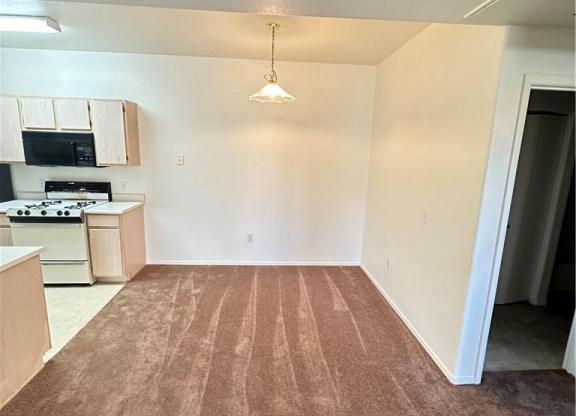 2 beds, 2 baths, $1,350
