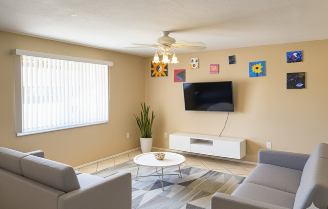 LARGE 4BR/2BA HOUSE FOR RENT