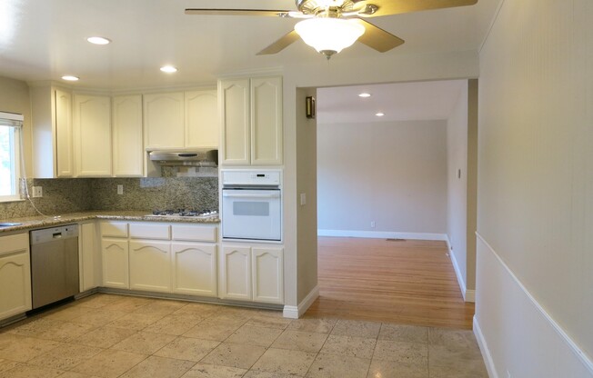 3 beds, 2 baths, $4,440.95