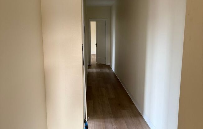 2 beds, 2 baths, 1,772 sqft, $2,200, Unit Old King Edward 61