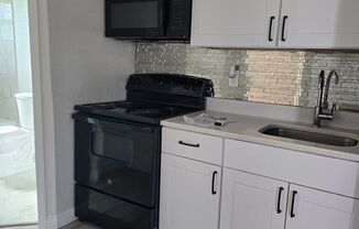 1 bed, 1 bath, 494 sqft, $995, Unit 14003 Candy Ct #A