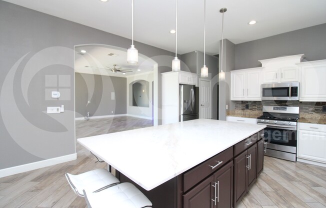 830 W CHERRYWOOD DR