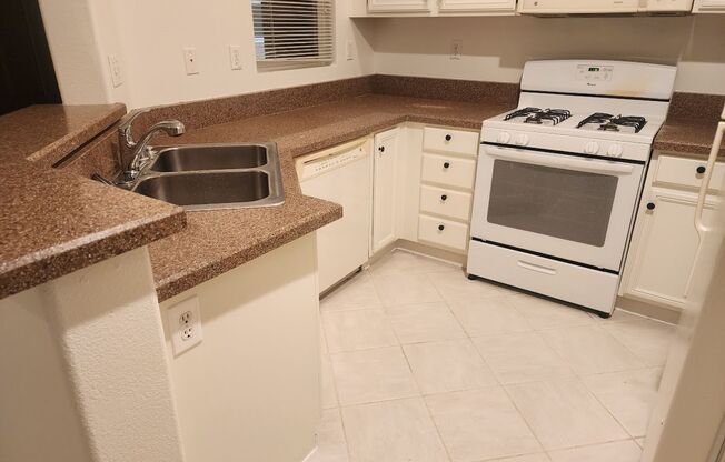 Lower unit 2 Bedroom Condo in Murrieta. Gated community. Small Pet OK.