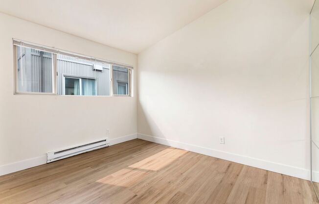 1613 Summit Flats