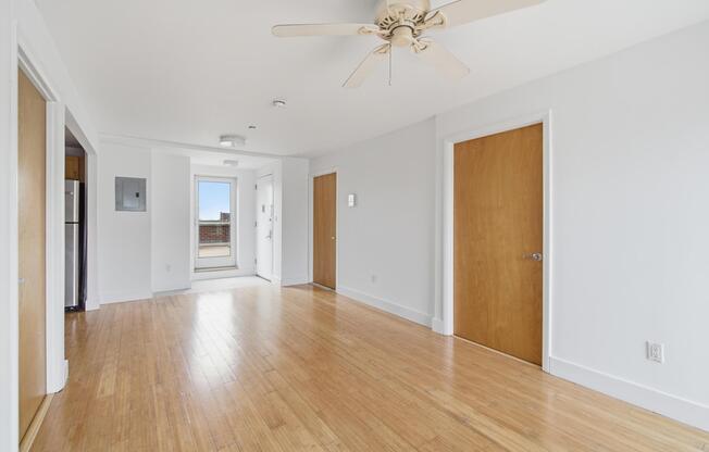 2 beds, 2 baths, $3,700, Unit PHC